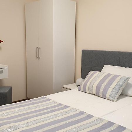 Apartments And Rooms With Parking Space Hvar - 15378 흐바르 객실 사진